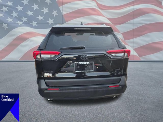 Used 2022 Black Toyota XLE Premium image 4