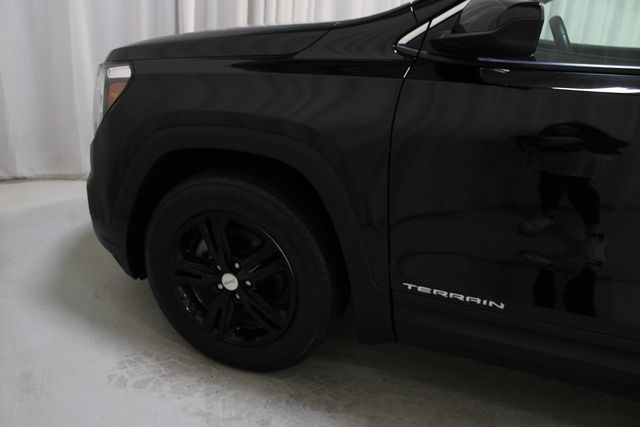 Used 2022 Black GMC SLE image 29