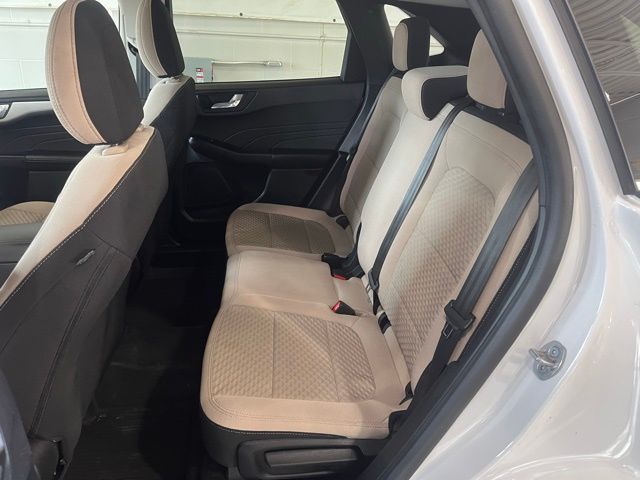 2021 Ford Escape SE photo