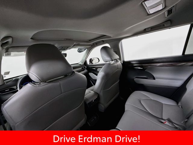 Used 2023 Toyota Highlander SUV
