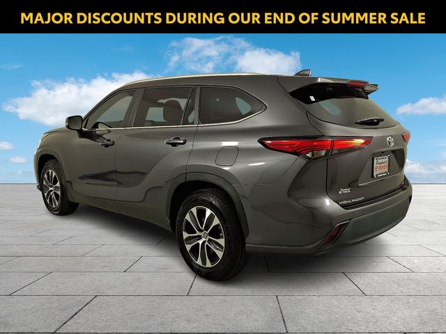 Used 2023 Toyota Highlander SUV
