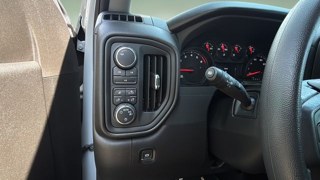 Used 2025 Gray Chevrolet Custom image 21