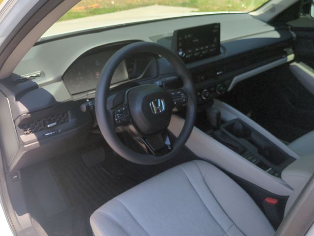 Used 2026 White Honda SE image 29