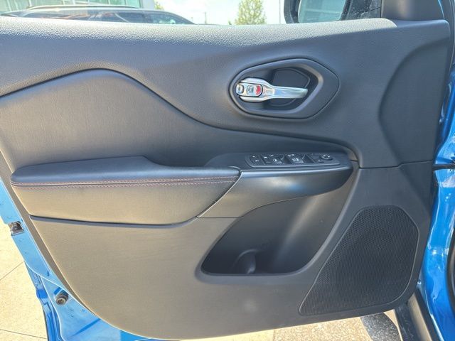 2019 Jeep Cherokee Trailhawk - Hydro Blue Pearlcoat exterior view 18