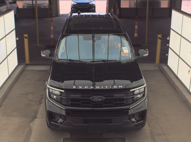 2025 Agate Black Metallic Ford Expedition Max Active 4X4 SUV