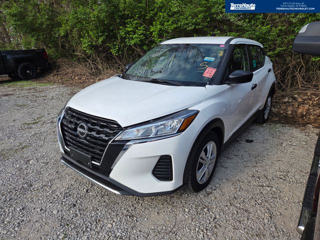 White (Fresh Powder) 2022 Nissan Kicks S FWD SUV / Crossover Front-Wheel Drive Continuously Variable Transmission