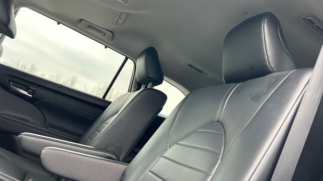 Used 2021 Toyota Highlander Hybrid SUV