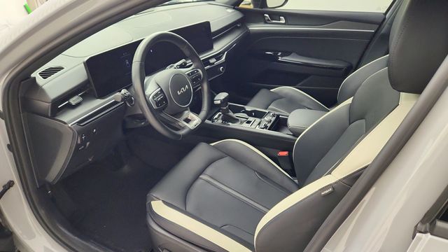 2025 Kia K5 GT-Line - 8