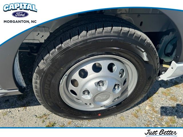 New 2027 White Ford XLT image 11