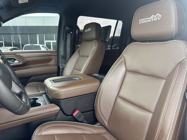2024 Chevrolet Suburban High Country - 4