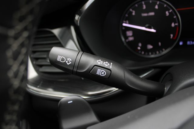 Used 2023 White Buick Essence image 9