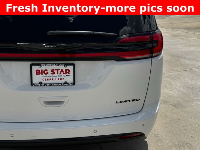 2025 Chrysler Pacifica Limited White at Big Star Chrysler Jeep Dodge Ram 