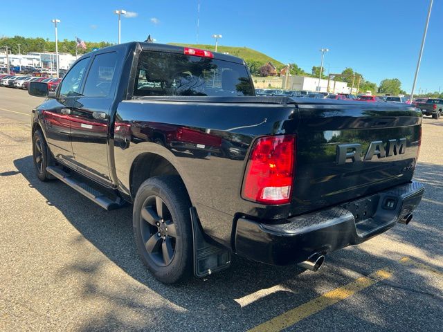 2019 Brilliant Black Crystal Pearlcoat Ram 1500 Classic Express 4X4 Truck