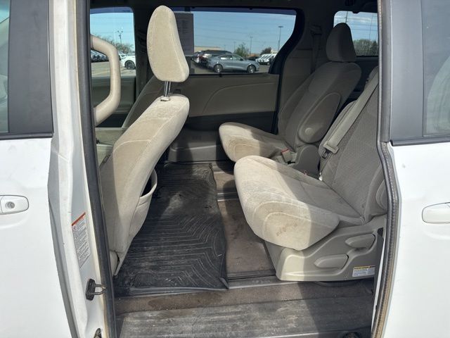2015 White Toyota Sienna LE FWD Van