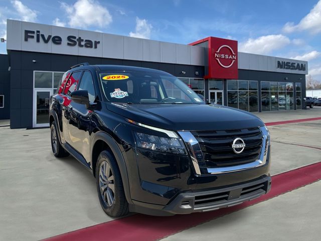  2025 Nissan Pathfinder SV FWD   