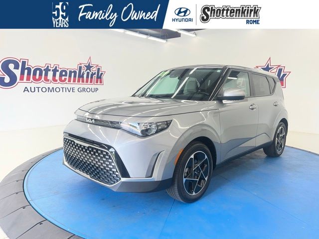 Steel Gray 2025 Kia Soul SUV / Crossover Front-Wheel Drive Continuously Variable Transmission
