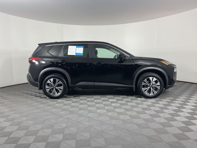 2022 Nissan Rogue SV 11