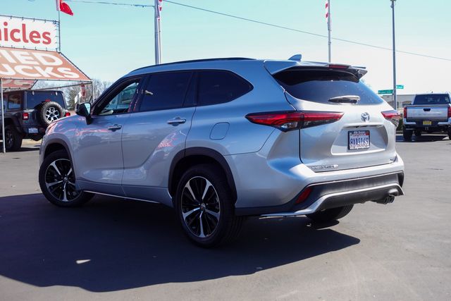 used 2021 Toyota Highlander car, priced at $31,500