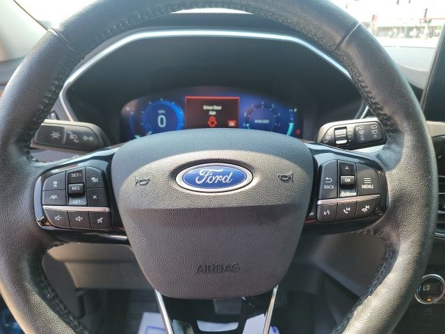 2021 Ford Escape Titanium 17