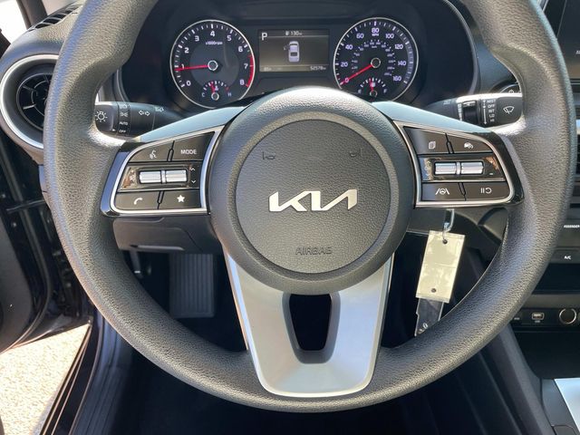 2023 Kia Forte LXS 17