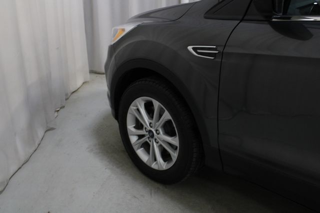 Used 2019 Gray Ford SE image 27
