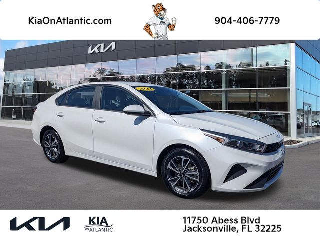 Snow White Pearl 2024 Kia Forte LXS FWD Sedan Front-Wheel Drive Continuously Variable Transmission