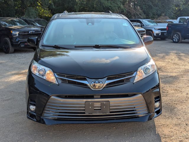 2018 Midnight Black Metallic Toyota Sienna XLE FWD Van