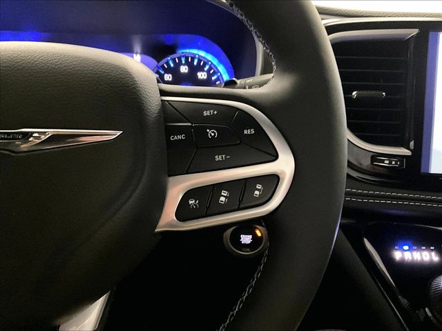 2025 Chrysler Pacifica Select Black at Auto Express Mitsubishi