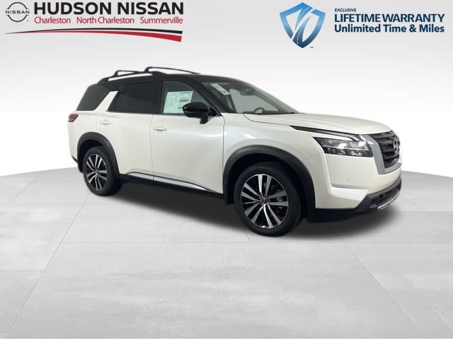 2024 Nissan Pathfinder Platinum 1