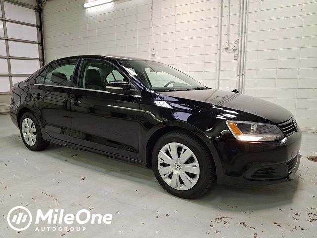 Black 2013 Volkswagen Jetta SE Sedan Front-Wheel Drive 6-Speed Automatic