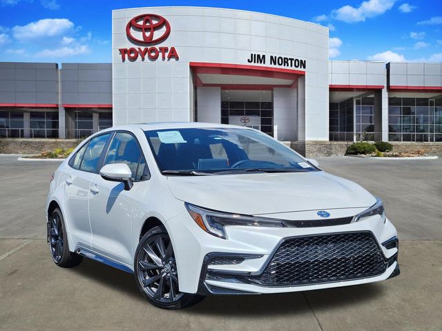 2025 Toyota Corolla SE Hybrid CVT's photo