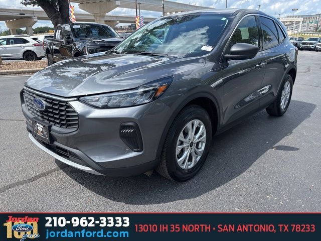 Used Car 2023 Ford Escape  Active For Sale Under $25,000 In San Antonio, Texas