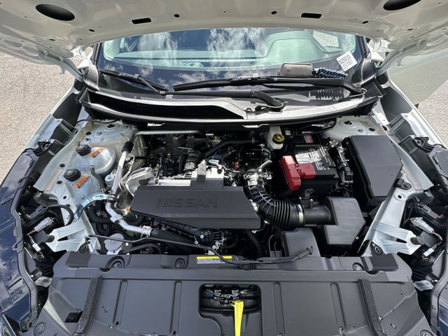 Used 2026 White/off-white Nissan S image 28