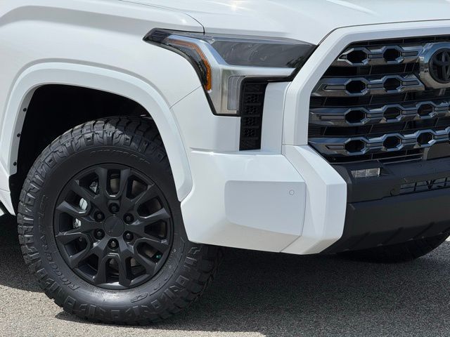 2026 Toyota Tundra SR5 - Photo 9