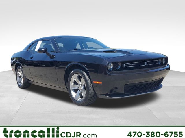 Pitch Black Clearcoat 2019 Dodge Challenger SXT RWD Coupe Rear-Wheel Drive 8-Speed Automatic