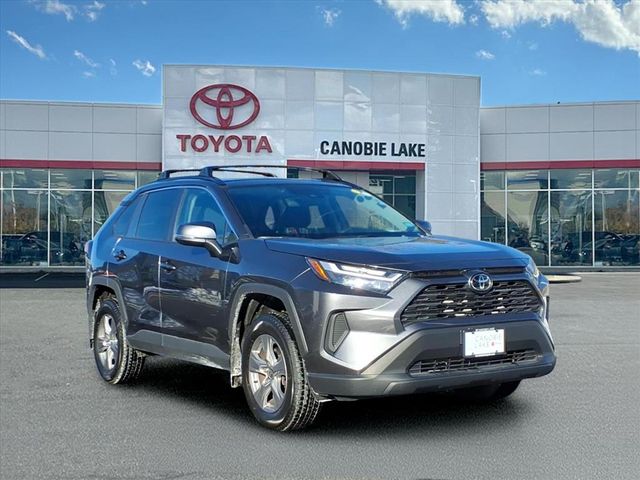 2023 Toyota RAV4 XLE's photo