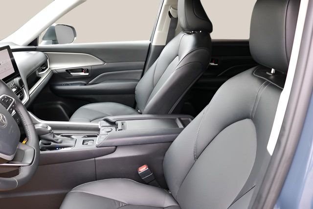 Used Car 2025 Toyota Grand Highlander  Xle For Sale Under $50,000 In Austin, Texas