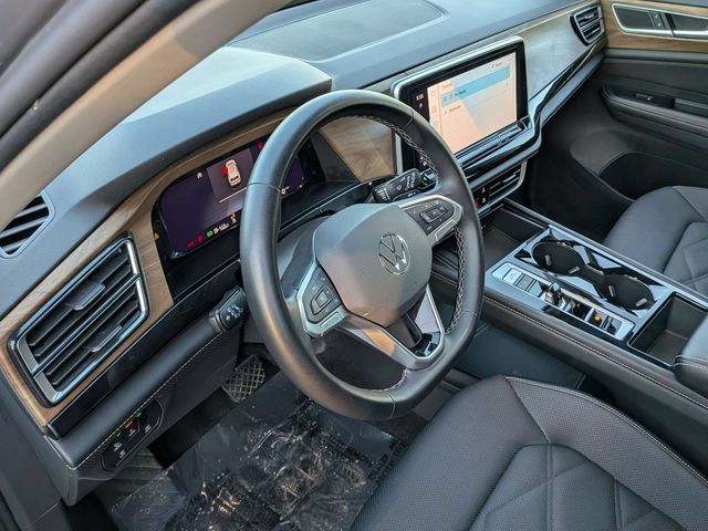 2025 Volkswagen Atlas SE w/Tech - Photo 12