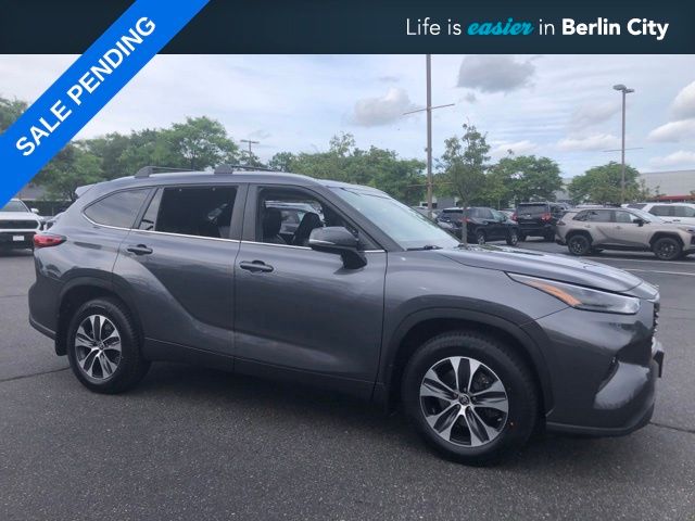 2023 Toyota Highlander XLE AWD