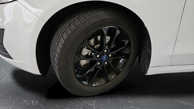 Used 2020 Oxford White Ford SE image 36