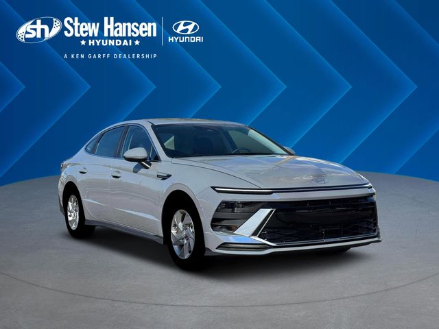 New 2026 Blue Hyundai SE image 11