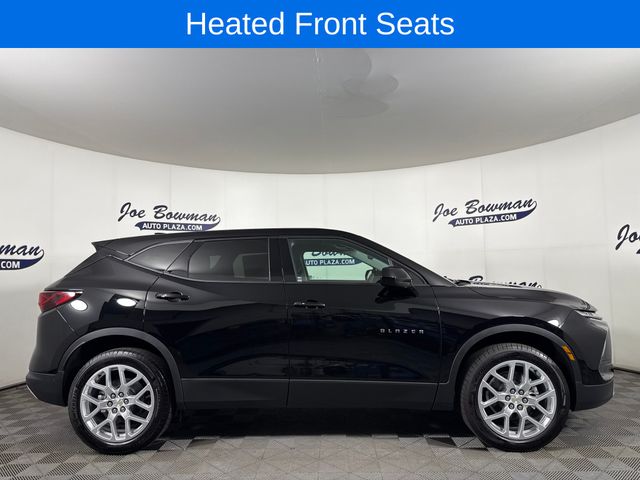 View vehicle photo 5