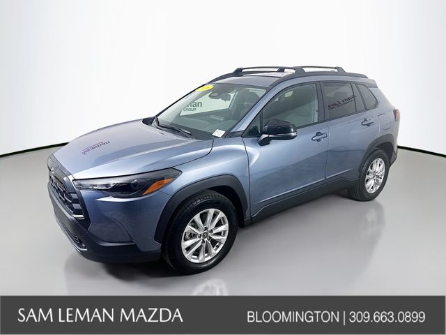 View vehicle photo 3