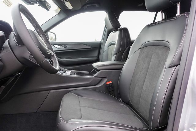 new 2025 Jeep Grand Cherokee car, priced at $40,720