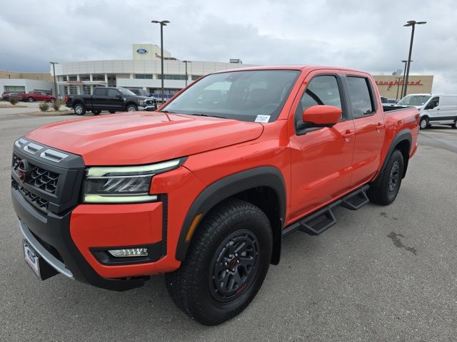 2025 Nissan Frontier PRO-4X Crew Cab 4WD