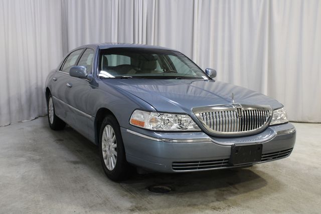 Used 2003 Silver Lincoln Signature image 33