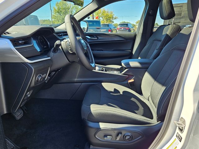 2025 Jeep Grand Cherokee L Laredo X 4x4