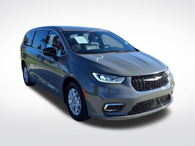 2025 Chrysler Pacifica Select FWD