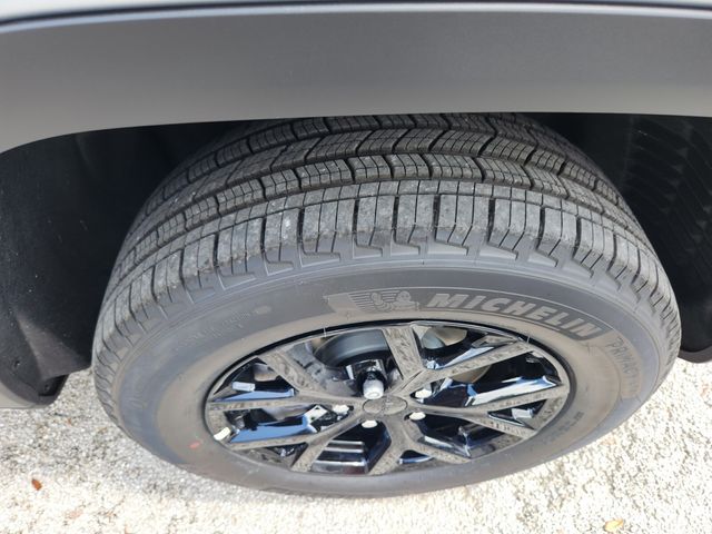 New 2025 Silver Jeep Altitude X image 26