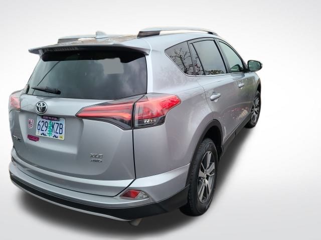 2018 Toyota RAV4 XLE 8